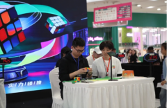 拧、二阶速拧和速拧3个项目标比拼非常激烈